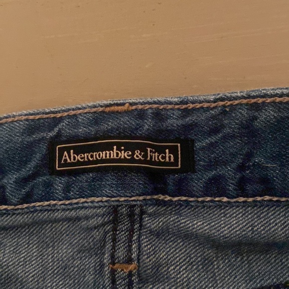 A&F distressed jean shorts - Picture 3 of 4
